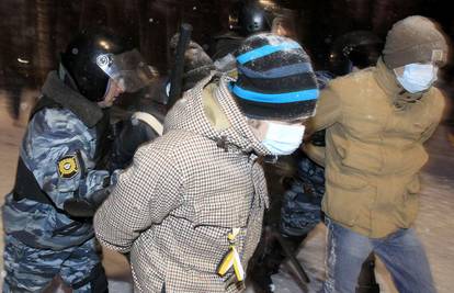 Novi neredi u Moskvi: Policija iz opreza uhitila čak 2100 ljudi