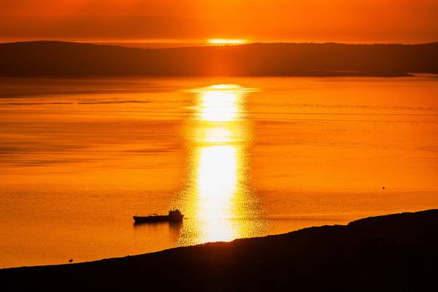 Pogled na zalazak sunca i Split
