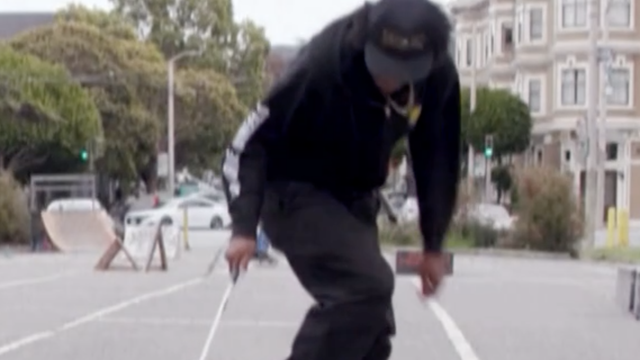Propucan je dva puta, potpuno slijep, no i dalje vozi skateboard