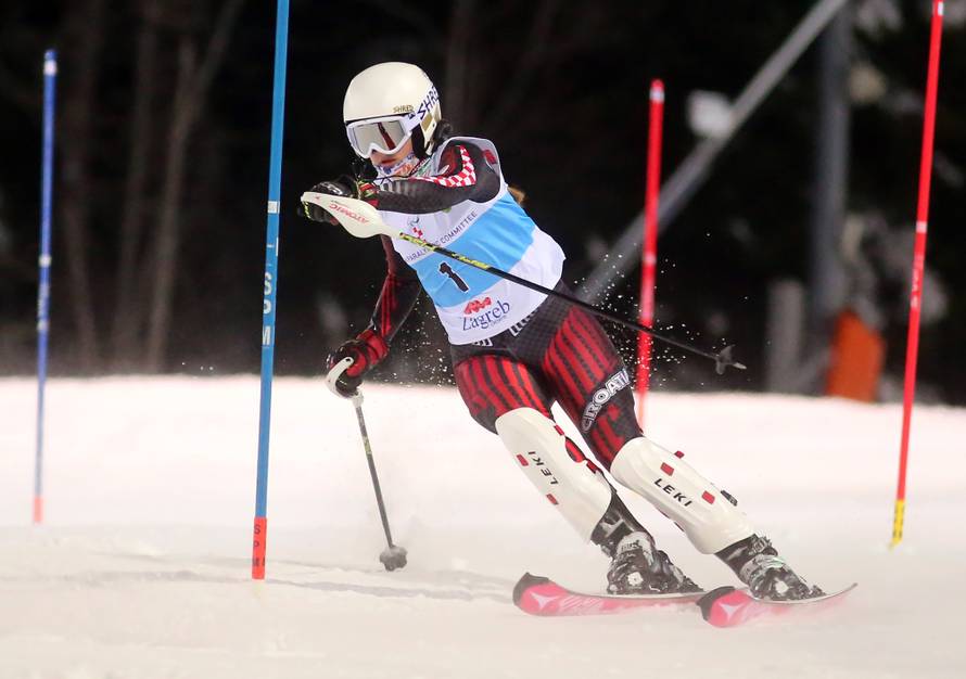 Srednjoškolka Eva: Hrvatski ću stijeg nositi čvrsto i ponosno...