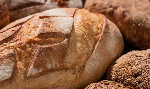 Pekarski kruh kod ku&cacute;e pravi se uz samo tri sastojka: Obavezno ide prosijano bra&scaron;no tip 550