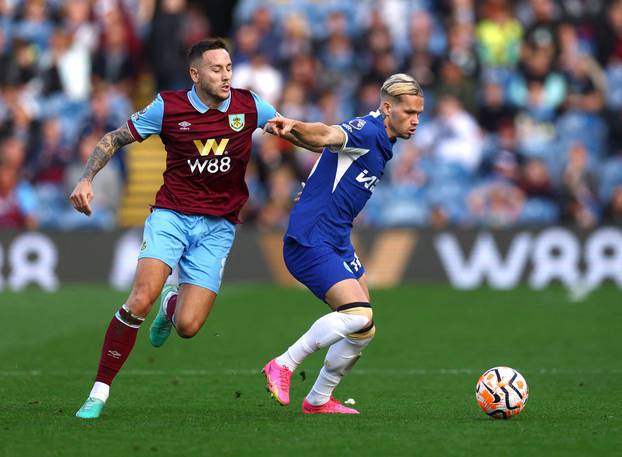 Premier League - Burnley v Chelsea