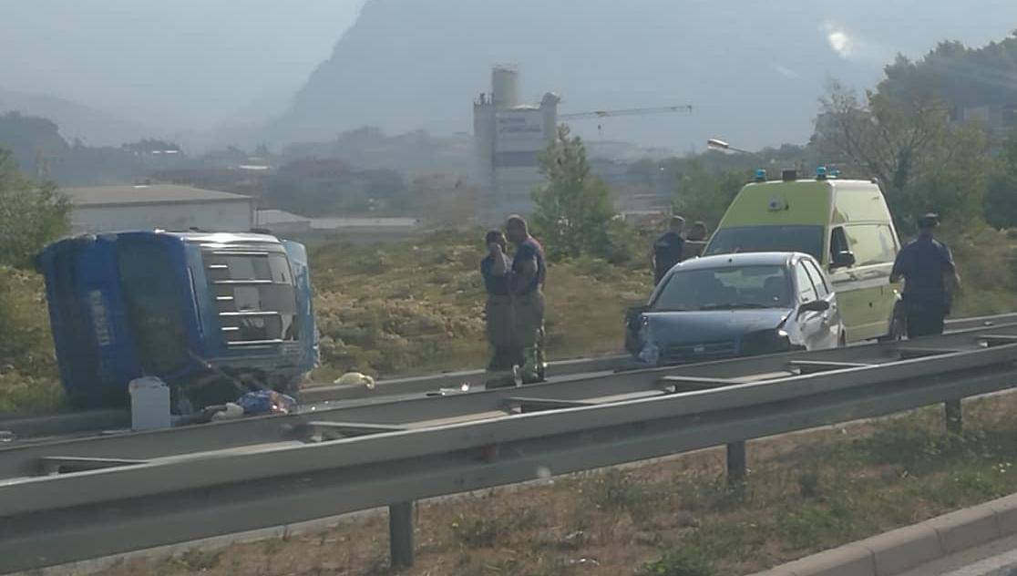 Auto završio na boku: Četvero ozlijeđenih u sudaru kod Splita