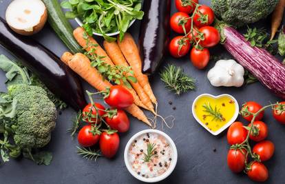 Raw food dijeta: Evo koji su benefiti ove dijete i pomaže li?