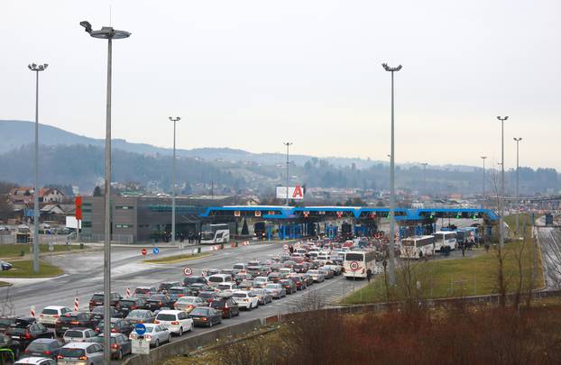 ZapoÄeo Hrvatski skijaÅ¡ki tjedan, velike guÅ¾ve na Bregani