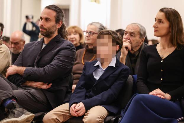 Zagreb: Promocija knjige Žene koje mašu rukama Jadranke Kosor