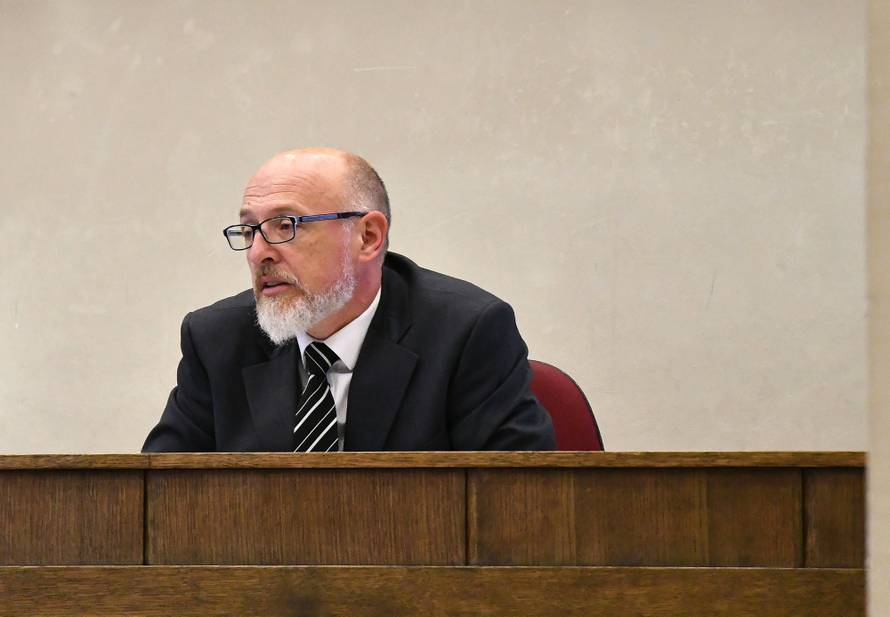 Slavonski Brod: Nastavljeno suđenje požeškom županu Alojzu Tomaševiću zbog nasilja u obitelji