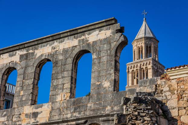 Sunčano jutro na Rivi u Splitu