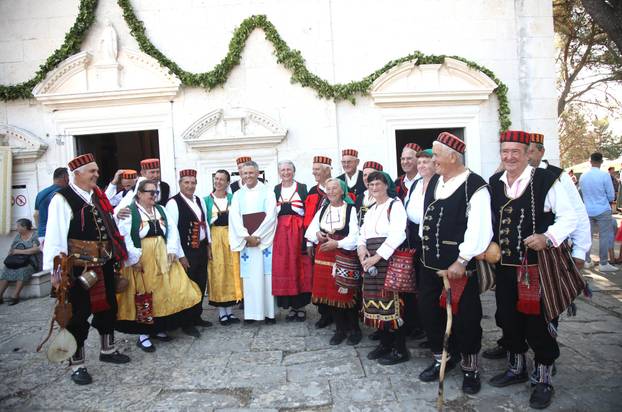 Vrpolje: Svetu misu povodom blagdana Velike Gospe predvodio je biskup šibenski Tomislav Rogić