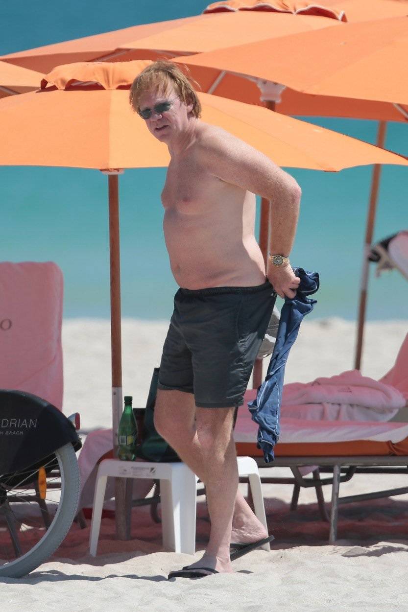 EXCLUSIVE: CSI Miami star David Caruso goes shirtless on the beach in Miami