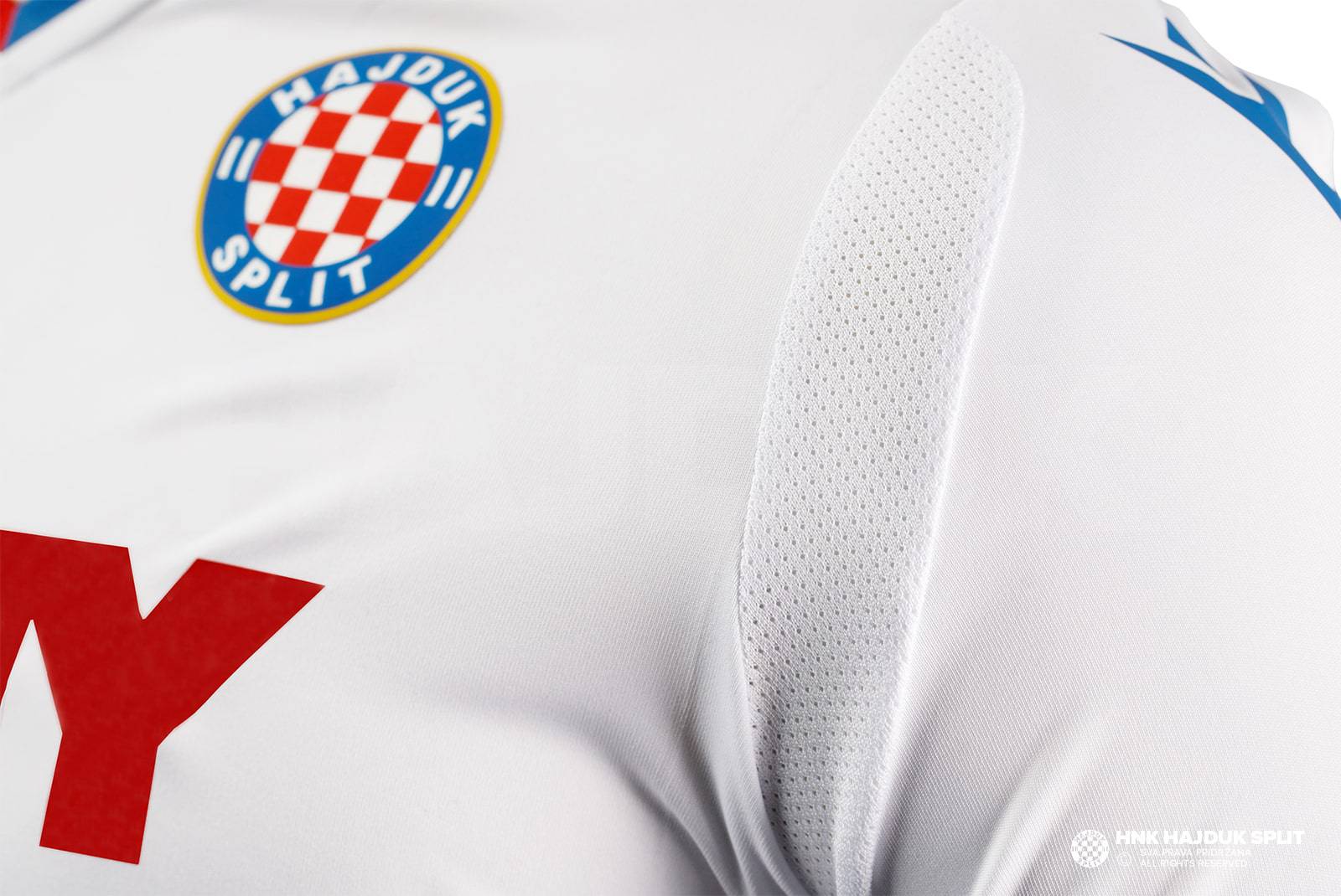 Manekenka Mirta: Predstavila je novi bijeli Hajdukov dres...