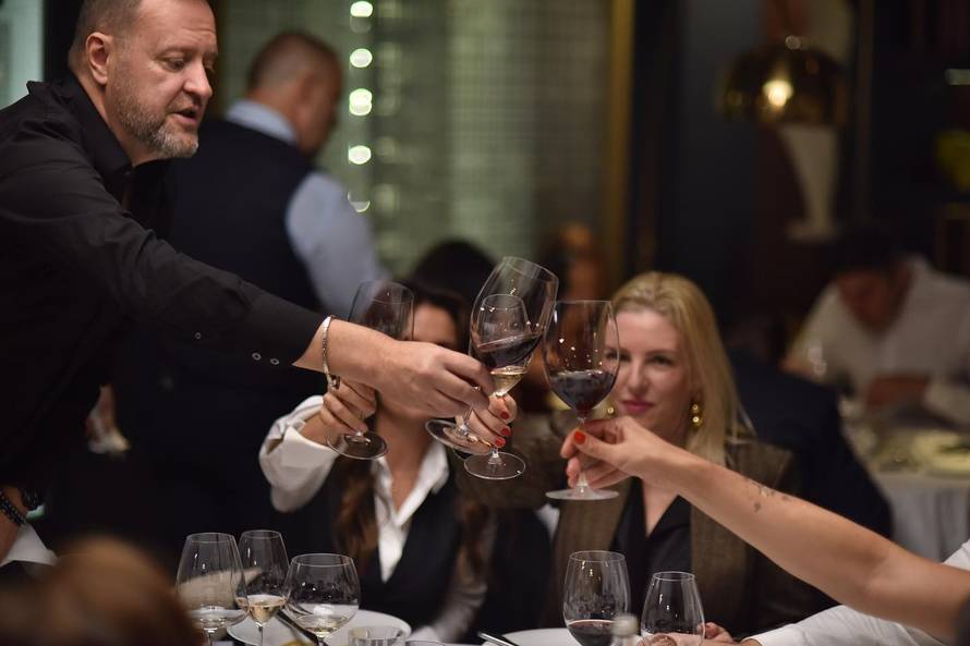 Prodaju svoja premiuim vina i pomažu djeci s poteškoćama, do kraja godine imaju natječaj