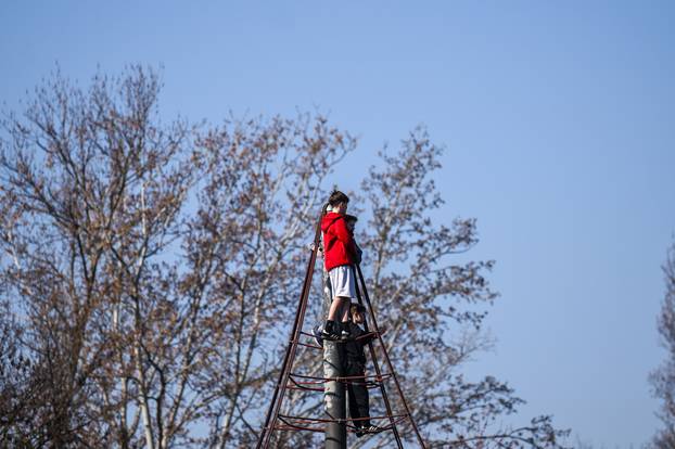 Zagreb: Proljetne temperature na Bundeku 