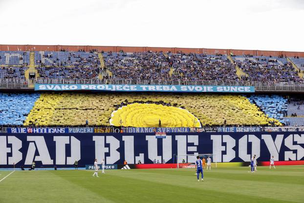 Zagreb: Bad Blue Boysi pokazali novi transparent