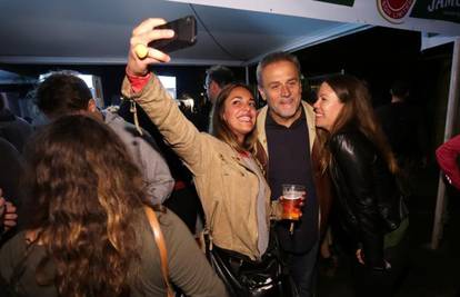  Prava zvijezda: Bandić pozirao za selfieje na INmusic festivalu