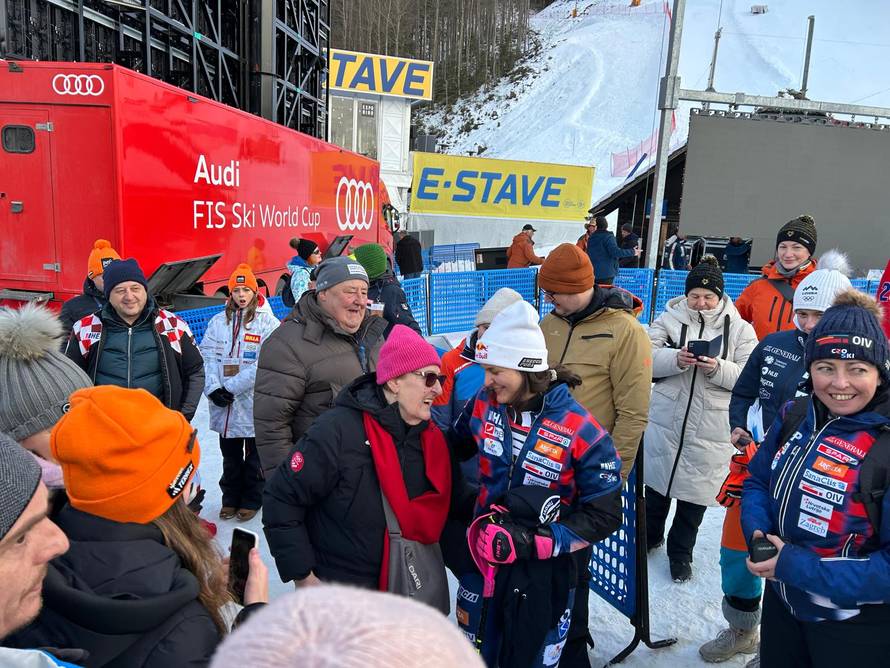 Baka Đurđica: Nisam plakala, ali srce je lupalo! Baka Ivka: Zrinka voli moju bučnicu, ali...