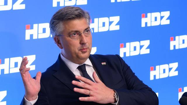 Zagreb: Andrej Plenković dao je izjavu medijima nakon Sjednice šireg predsjedništva HDZ-a