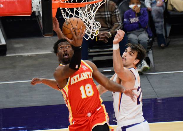 NBA: Atlanta Hawks at Phoenix Suns