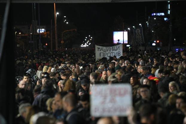 Beograd: Mirni prosvjedni mimohod u povodu 11 mjeseci od novosadske tragedije