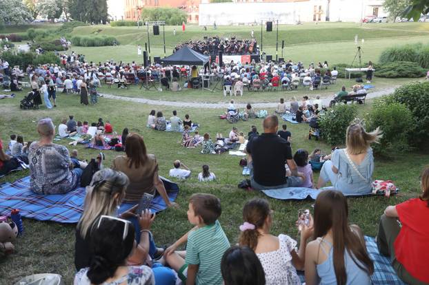 Karlovac: Klasika u parku Glazbene skole