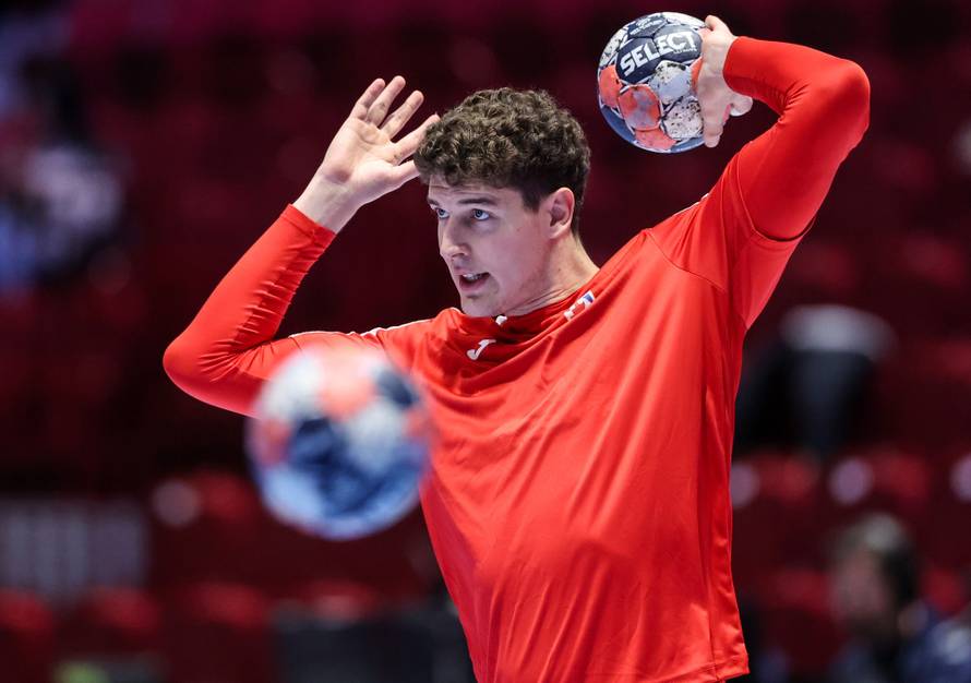 Malmo: Zagrijavanje igrača prije utakmice Hrvatske protiv Slovenije u drugom krugu EHF Europskog prvenstva