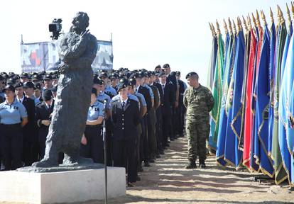 FOTO Evo kako je izgledalo svečano obilježavanje Dana Oluje i Dana branitelja u Kninu