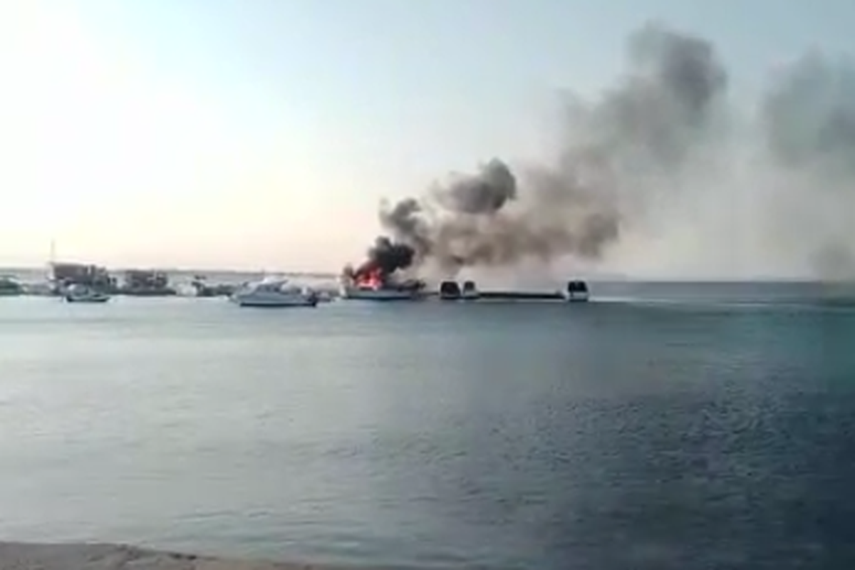 VIDEO Izbio požar na Viru: U potpunosti izgorjela tri broda