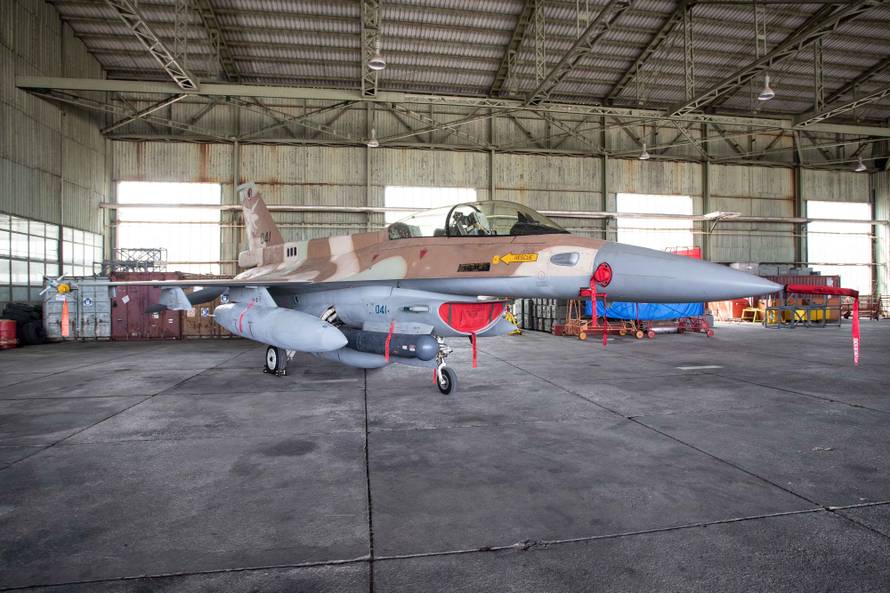 ZajedniÄ?ki let zapovjednika "Zrakoplovne baze Ramat David" i hrvatskog pukovnika JagodiÄ?a u MiG-u 21