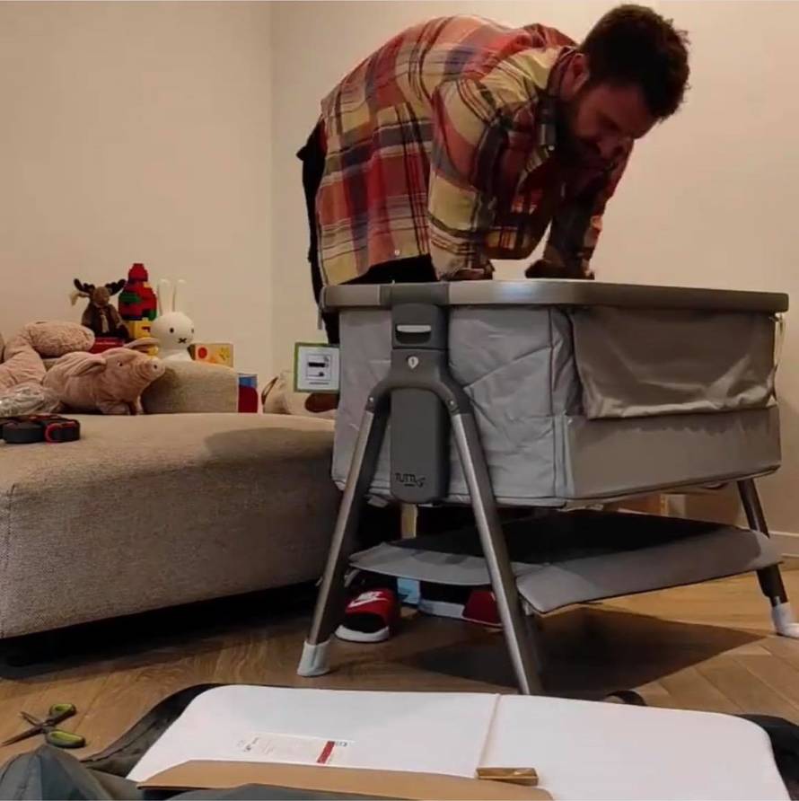 Momčilo složio kolijevku za sina pa je fanovima otkrio ime bebe