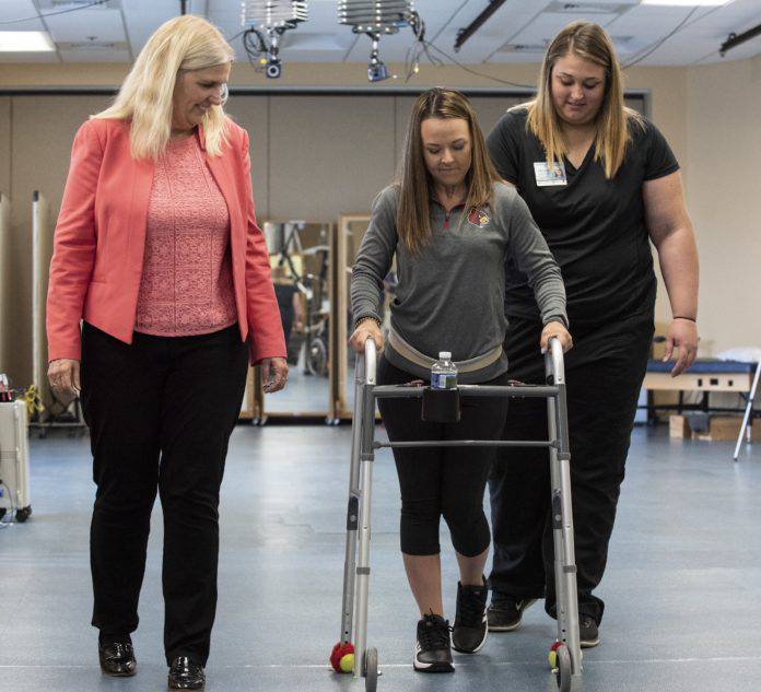 'Život mi se promijenio': Opet hodaju s elektrodama u leđima