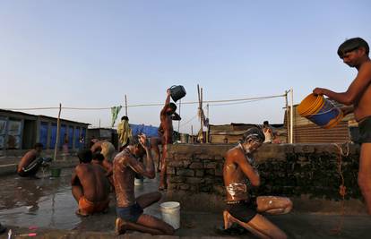 Temperature do 48°C:  Vrućine u Indiji ubile više od 400 ljudi