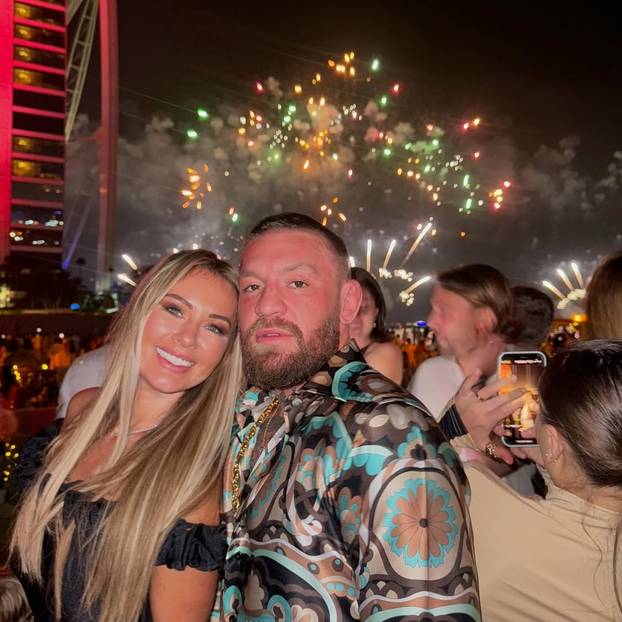 FOTO Dok je bio nitko, ona ga je uzdržavala. Sad silovatelj Conor McGregor vara ženu gdje stigne