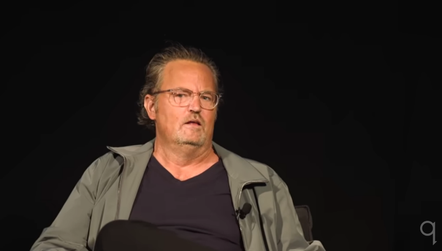 Matthew Perry nekad je bio omiljeno lice TV ekrana, a danas izgleda neprepoznatljivo