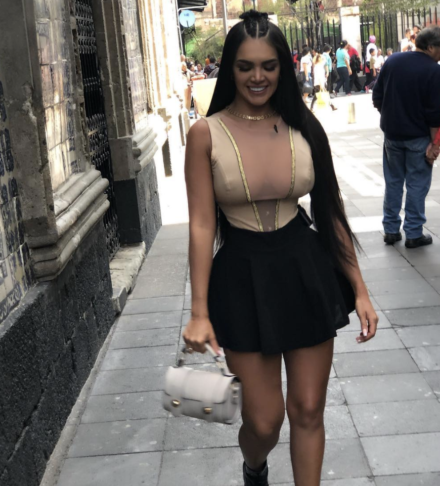 Model nosi korzet svaki  dan: 'Skidam ga jedino zbog seksa'