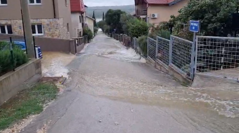 VIDEO Katastrofa kraj Obrovca: 'Umjesto ceste tu je sad rijeka...  plaže nema, kao da je izbrisana'