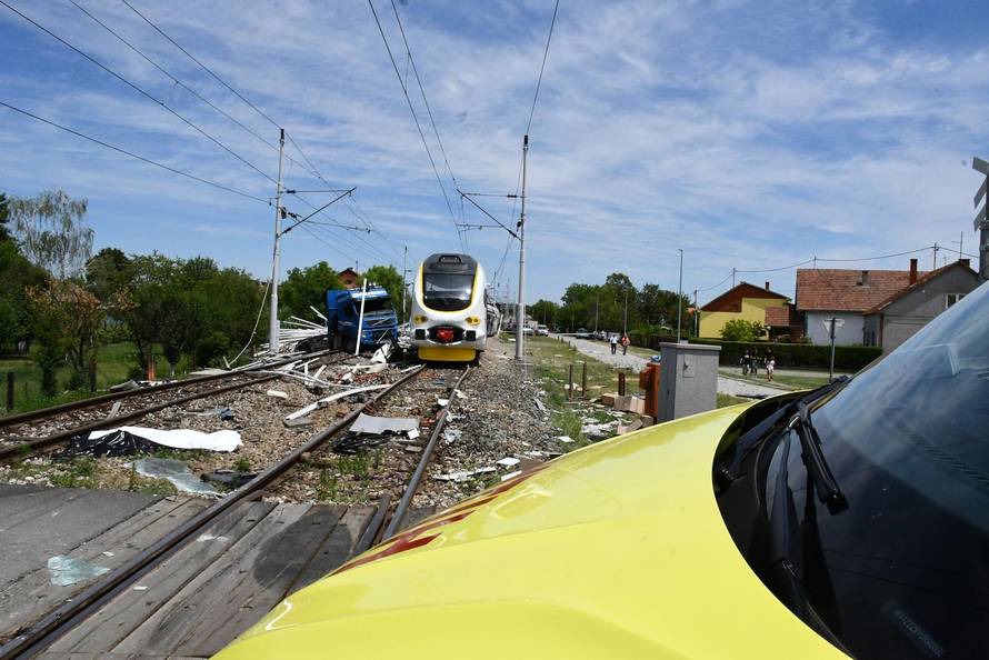 VIDEO Putnica iz vlaka strave: 'Bili smo u panici, vrata su bila zaglavljena. Nismo mogli van'
