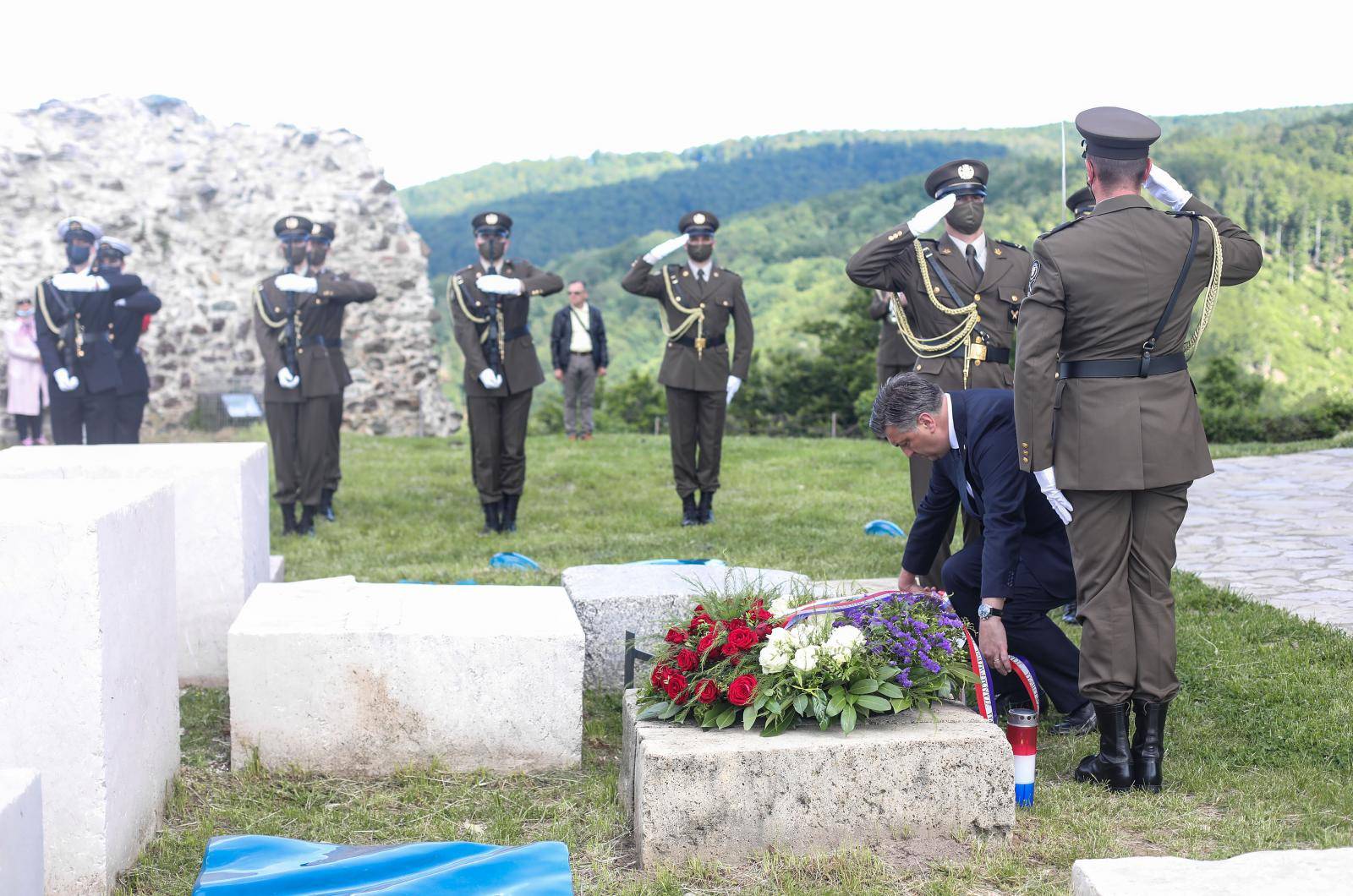 Zadar: Povodom Dana državnosti na Oltaru domovine položeni su vijenci