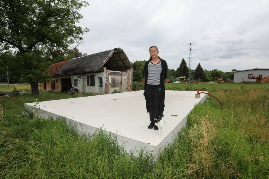 Križ: Jasenka Miloš pored izgorjele obiteljske kuće