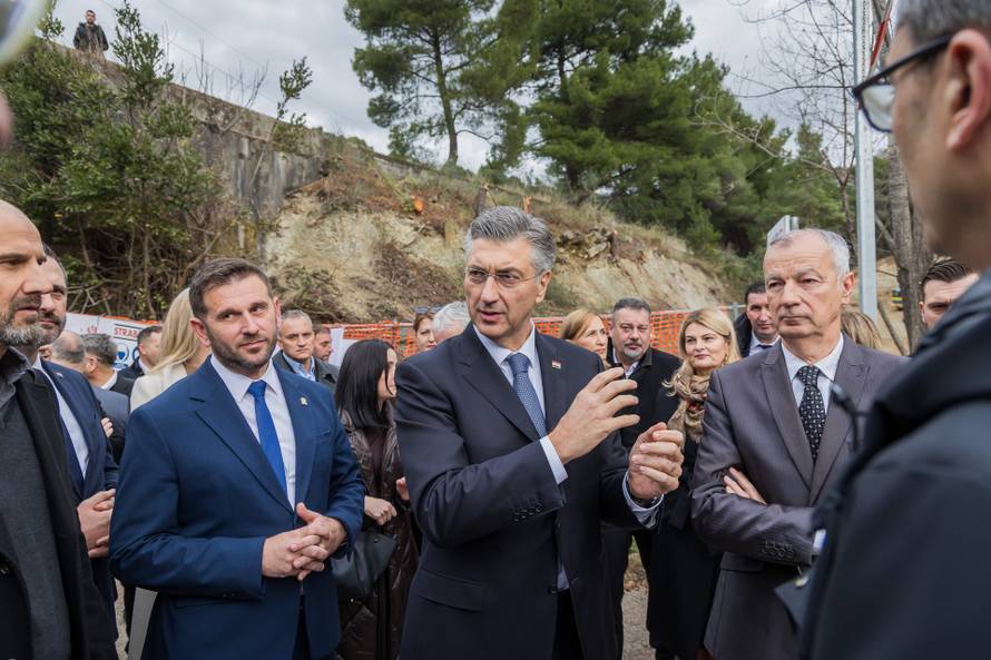 Solin: Andrej Plenković u društvu ministara otvorio je radove na pročistaču vode