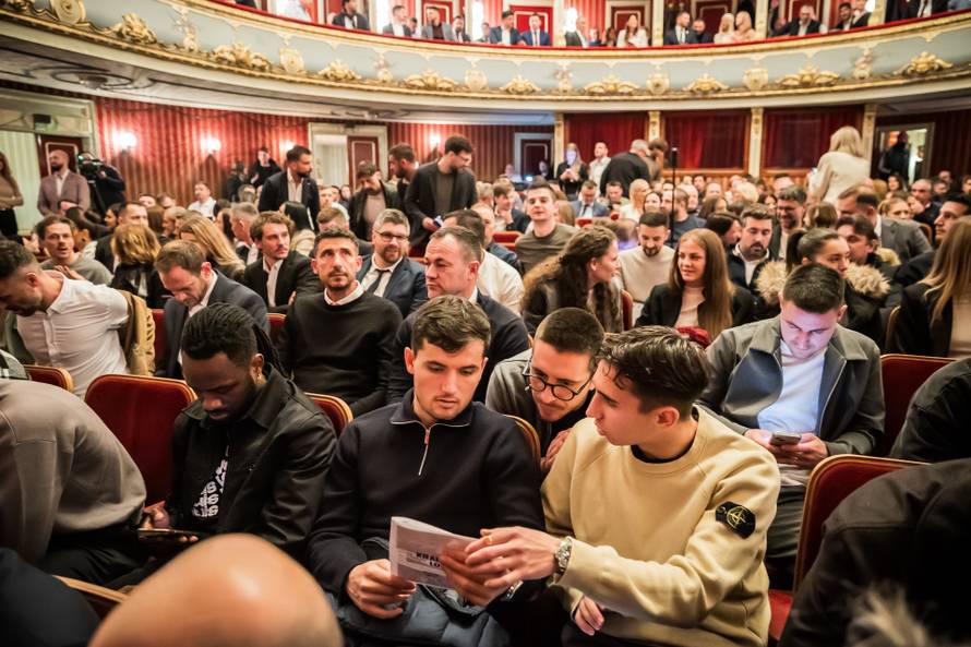 Split: Poznati na pretpremijeri operet "Kraljica lopte"