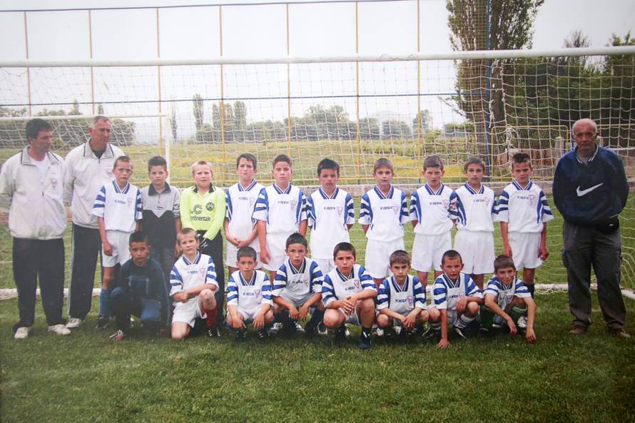 Vinjani Donji: Prensimka fotografije na kojoj je Ante Rebić kao dječak u NK Vinjani 