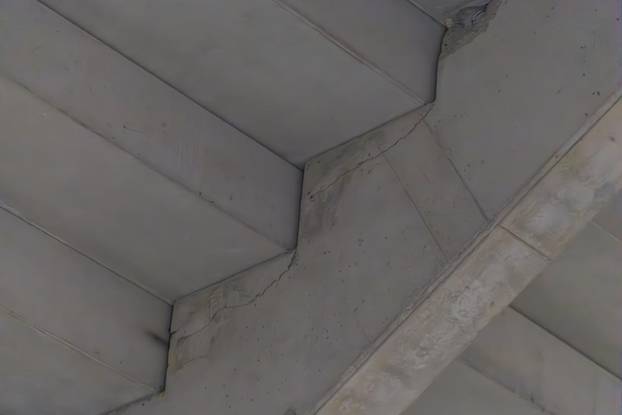 Osijek: Odlomile se krhotine betona sa stadiona tijekom utakmice Osijek - Dinamo