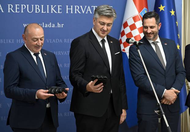 Zagreb: Andrej Plenkovic handed Homeland Stipe Miocic and his family