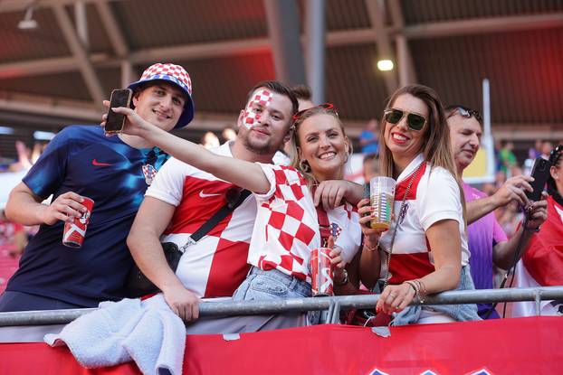 Leipzig: Navijači uoči početka susreta Hrvatske i Italije u 3. kolu skupine B na Europskom prvenstvu