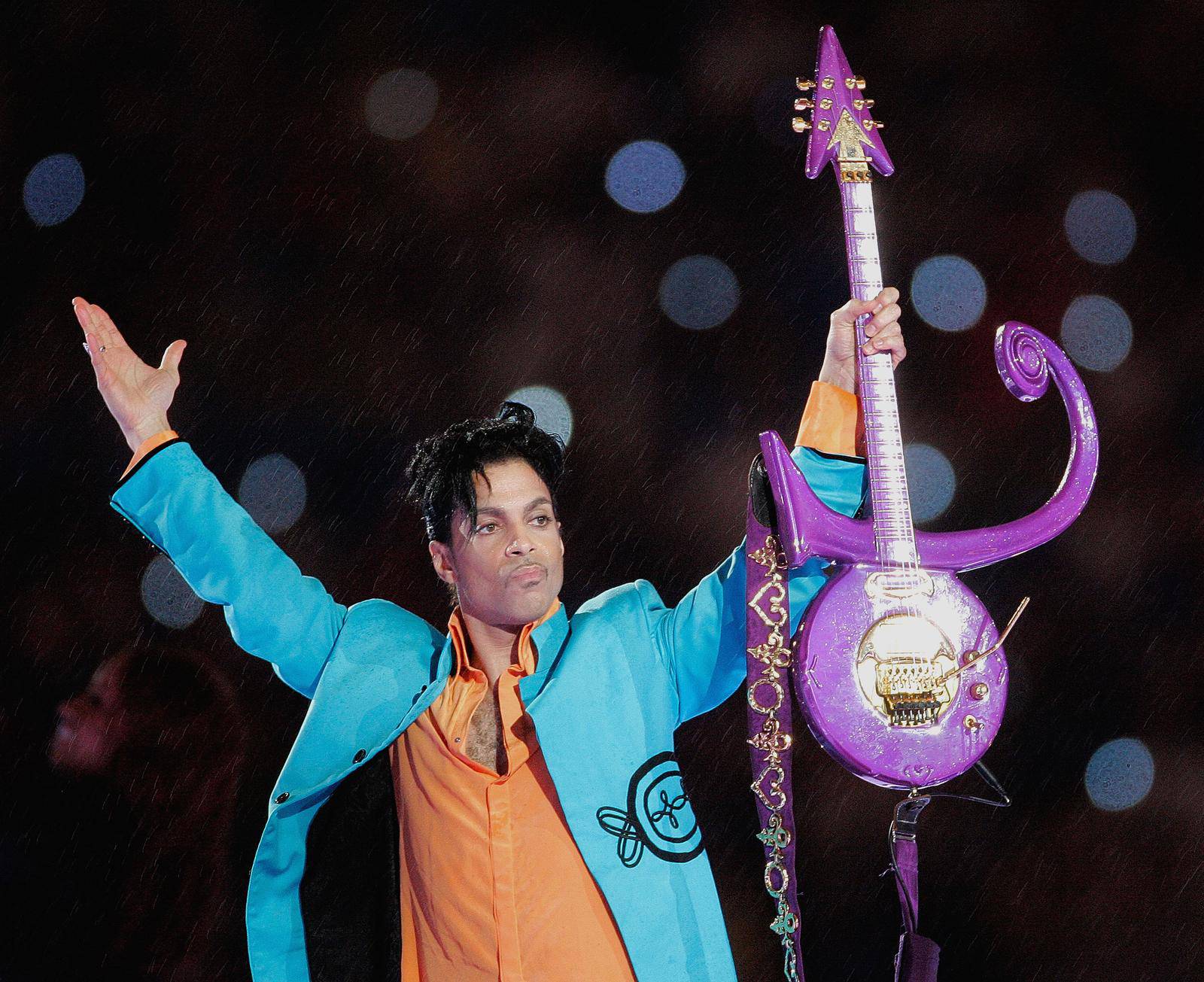 Legenda glazbene scene Prince prona?en mrtav na svom imanju u Minneapolisu