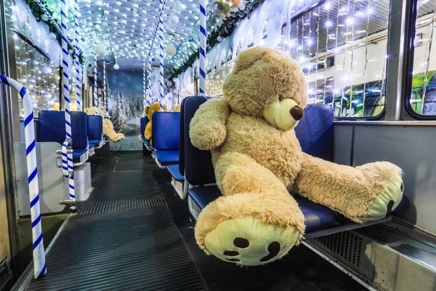 Osijek: Umjesto putnika u tramvaju se voze plišani medvjedići