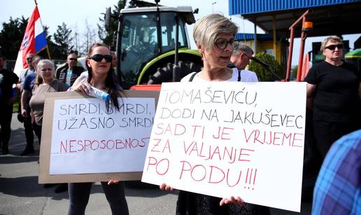 'Život uz odlagalište nije više izdržljiv od smrada. Zatvorite ga zbog našeg zdravlja'
