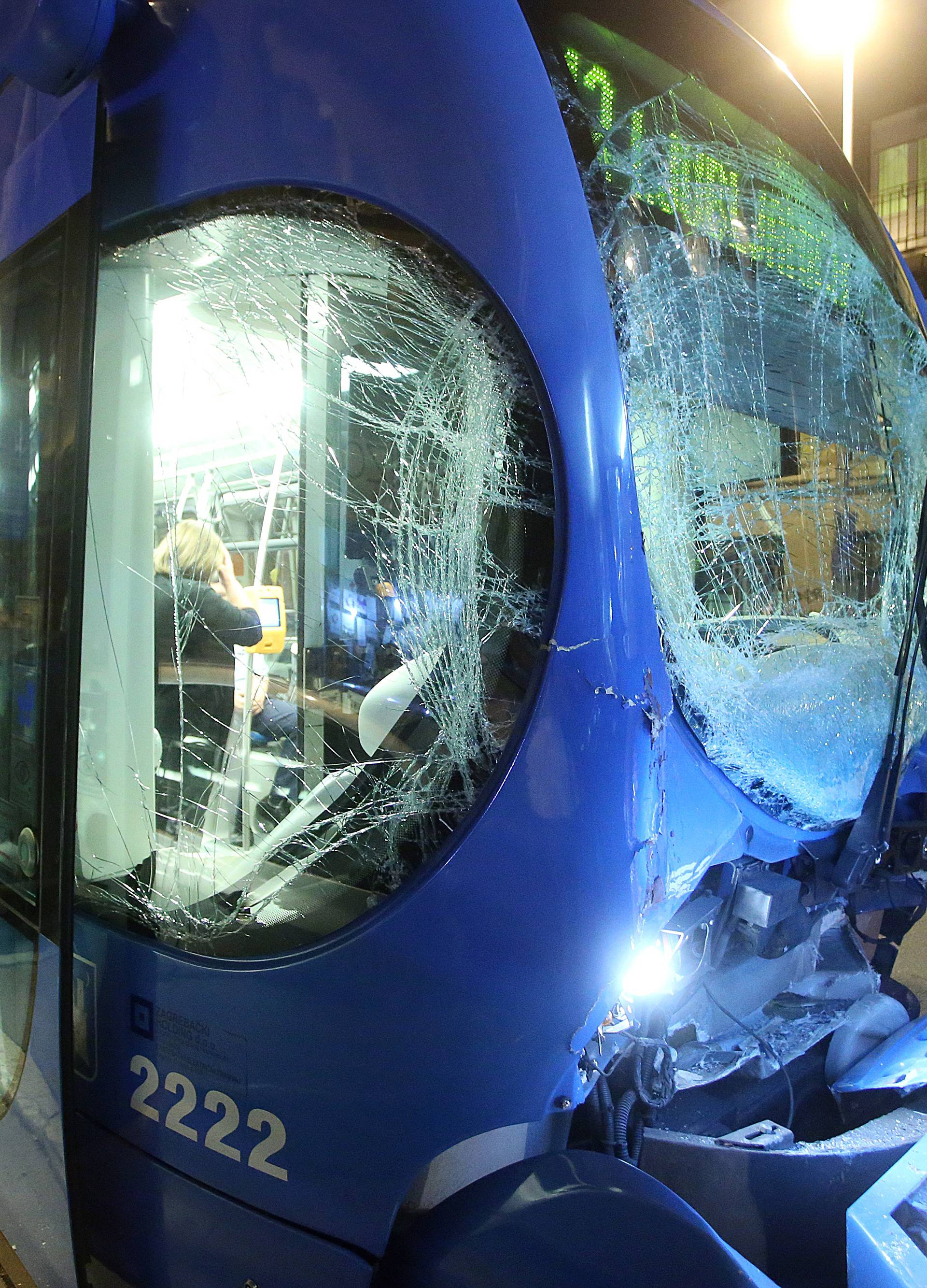 Sudarili se dva tramvaja i auto u Zagrebu: Ima ozlijeđenih ljudi