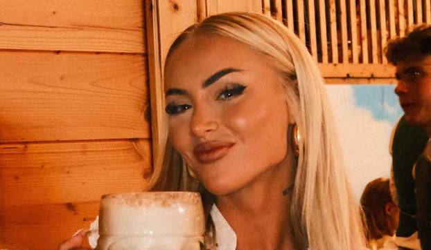 FOTO Alisha Lehmann 'zapalila' Oktoberfest; jedan detalj sve je otkrio o ljubavnom statusu...