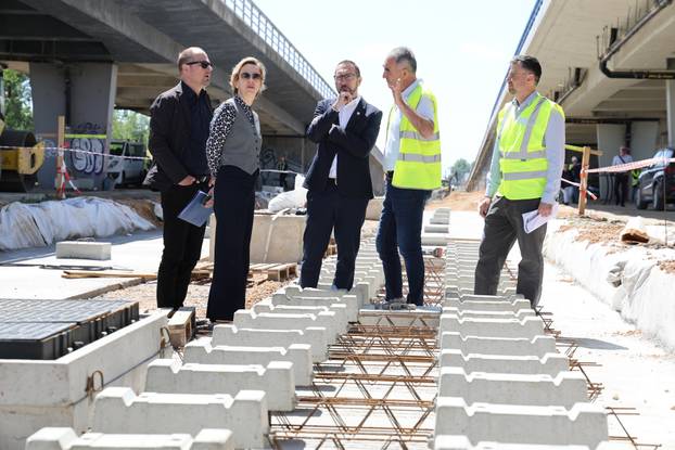 FOTO Pogledajte radove na Sarajevskoj. Bit će gotova do kraja godine. Stiže i tramvaj